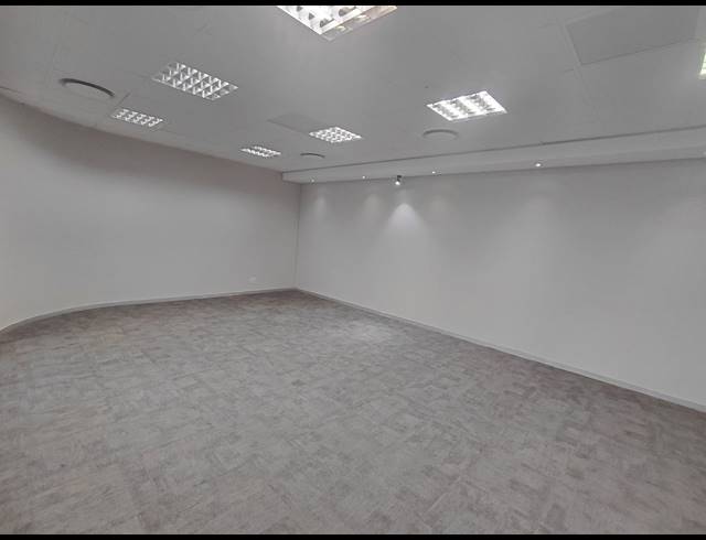 267M² OFFICE TO LET IN MAGALIESSIG
